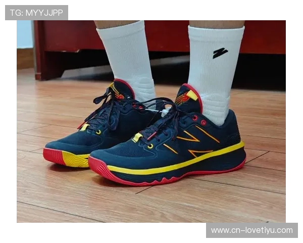 穆雷一夫当关同时压制对手内外线双核展现国王主帅铁血担当风采力